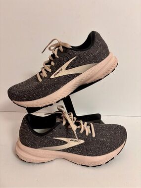 Brooks Women's Launch Neutral Running Shoes - Gray and Light Pink size 8
